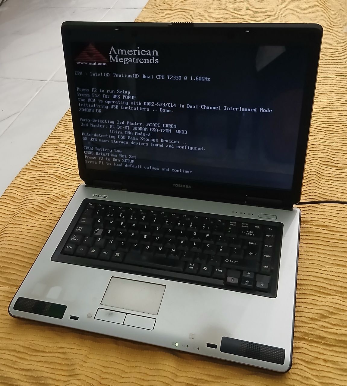 Toshiba Satellite L40 18L Acende sem Carregador para Arranjo ou Peças