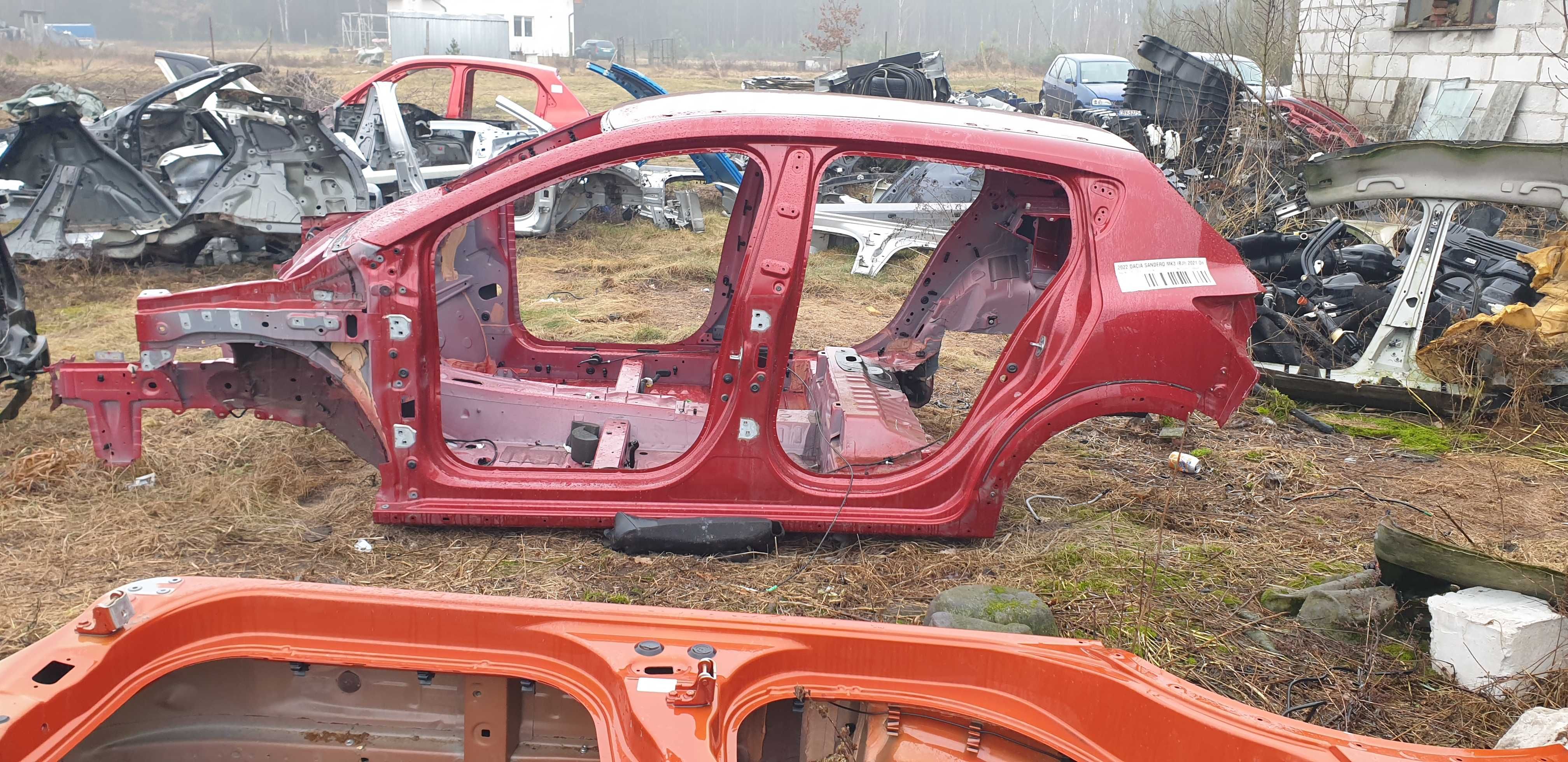 lewy błotnik tylny tył próg Dacia Sandero Stepway III 3 tenpi