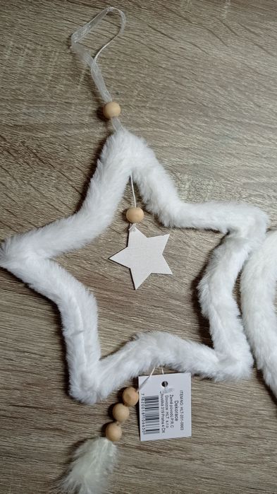 Іграшки на ялинку, новорічний декор