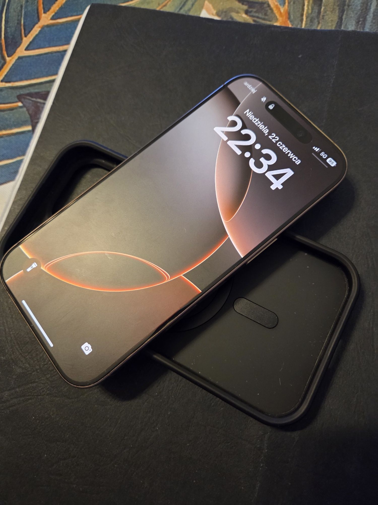 Iohone 16 pro desert