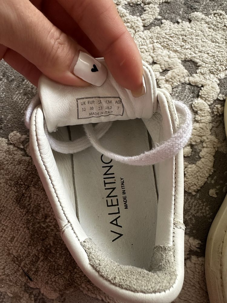 Шкіряні оригінальні кросівки Valentino