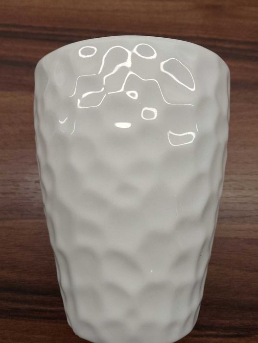 Biala ceramiczna doniczka osłonka 11 cm x 13 cm