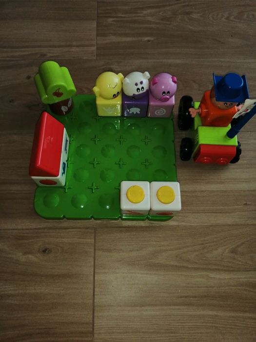 Quinta com peças de encaixe	Chicco	18 peças*