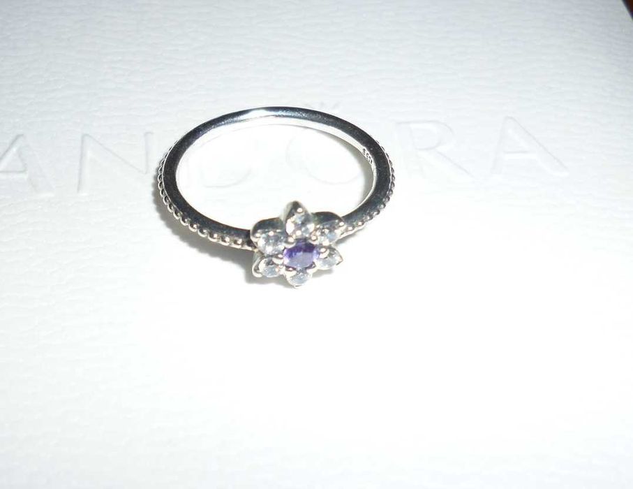 Anel original da pandora miosotis 50