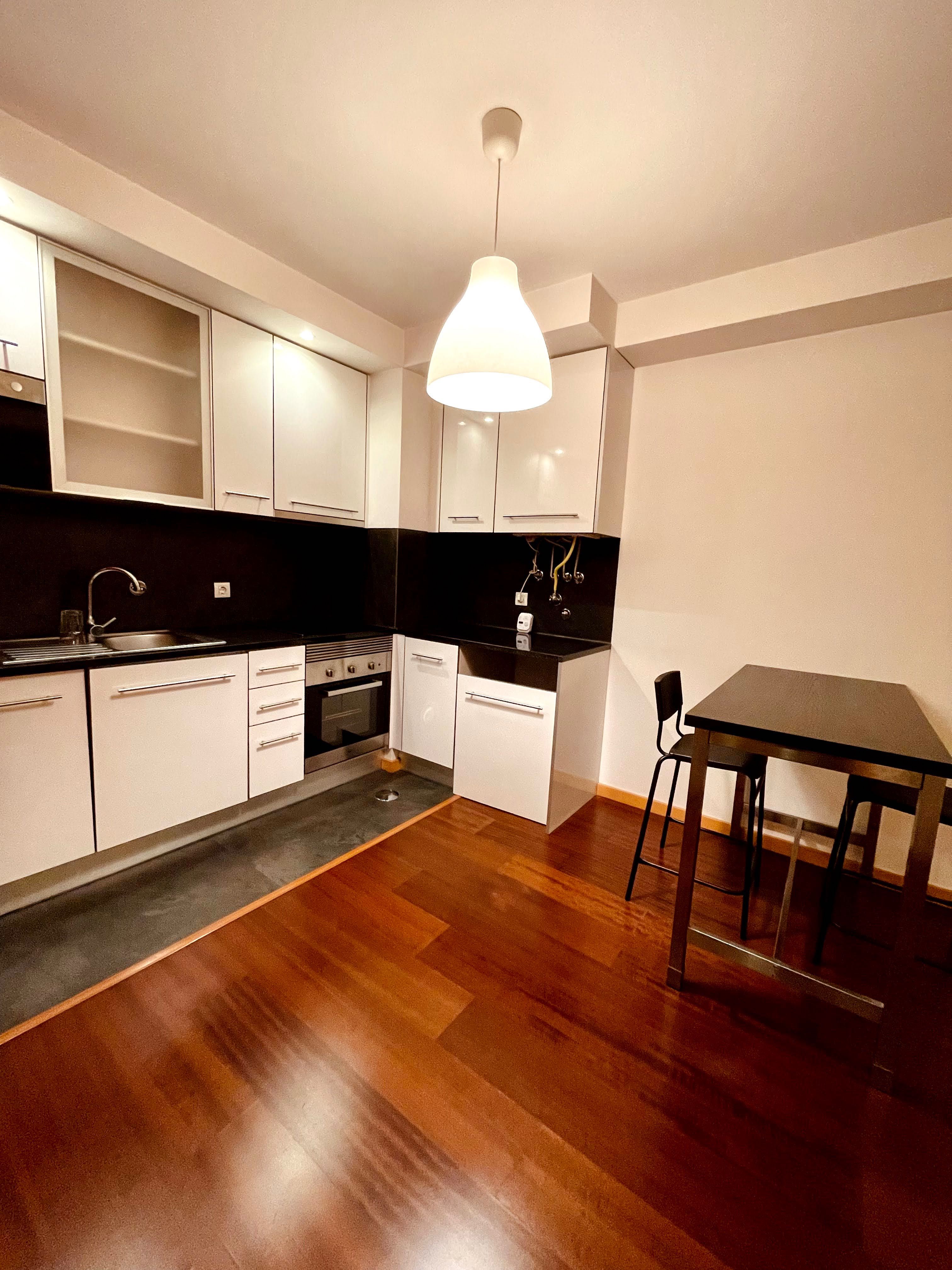 Arrenda-se um quarto junto ao Pólo Universitário