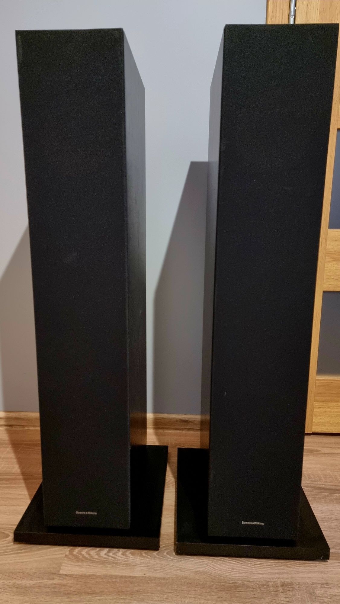 Kolumny Bowers & Wilkins 683 S2