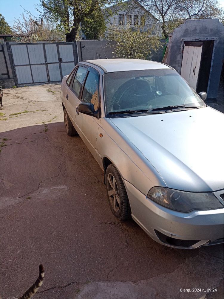 Автомобіль Daewoo Nexia