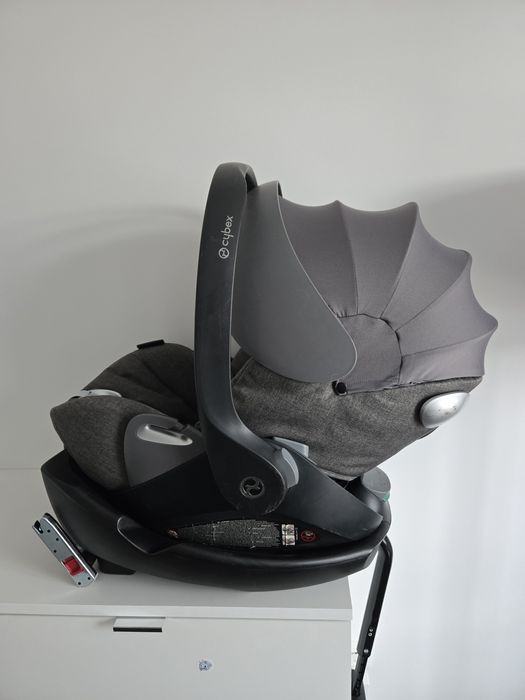 Автокрісло Cybex Cloud Q Plus з базою