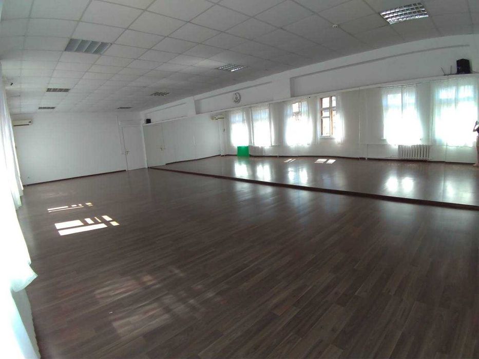 Здам Танцювальний зал погодинно у Центрі м. Дніпро, 100м 80 та 60м