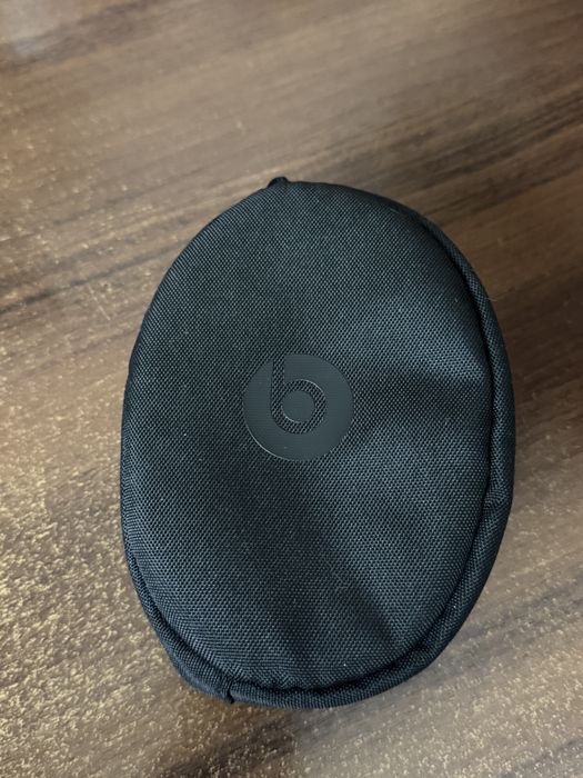 Оригінальний чохол Beats Solo. Кейс для навушників, чохол