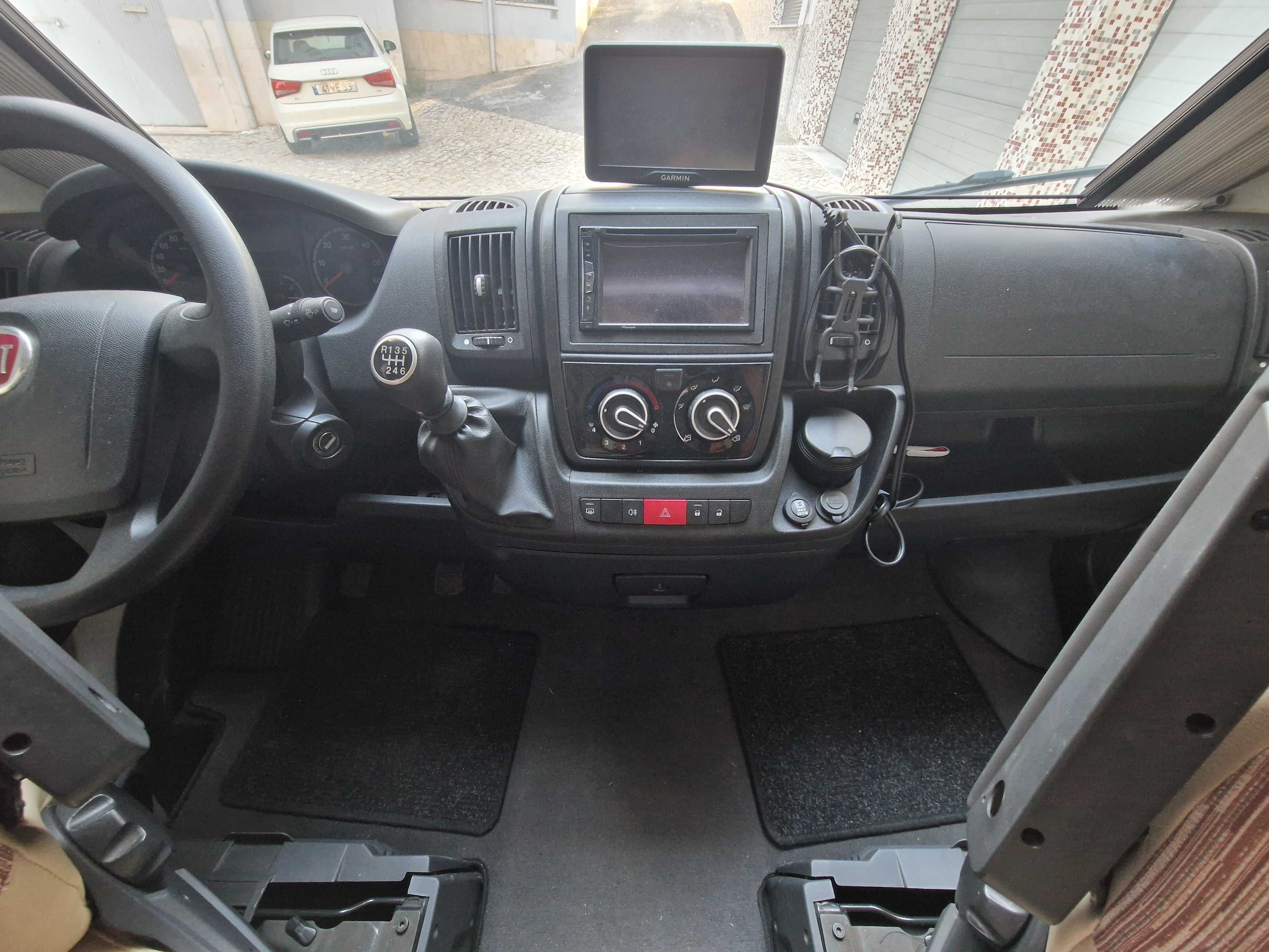 Autocaravana Adria matrix 670 sc + scooter eletrica 125