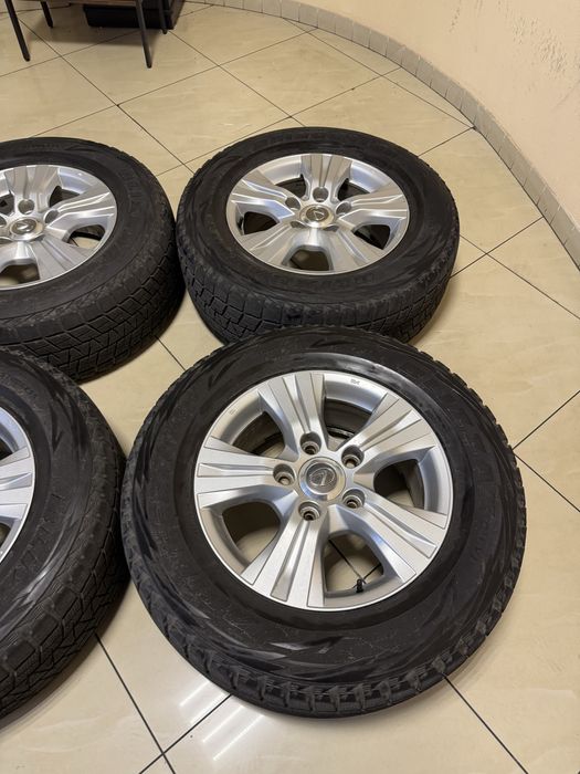 Зимові шини Лексус Bridgestone Blizzak DM-V2 285/60 R18 з дисками