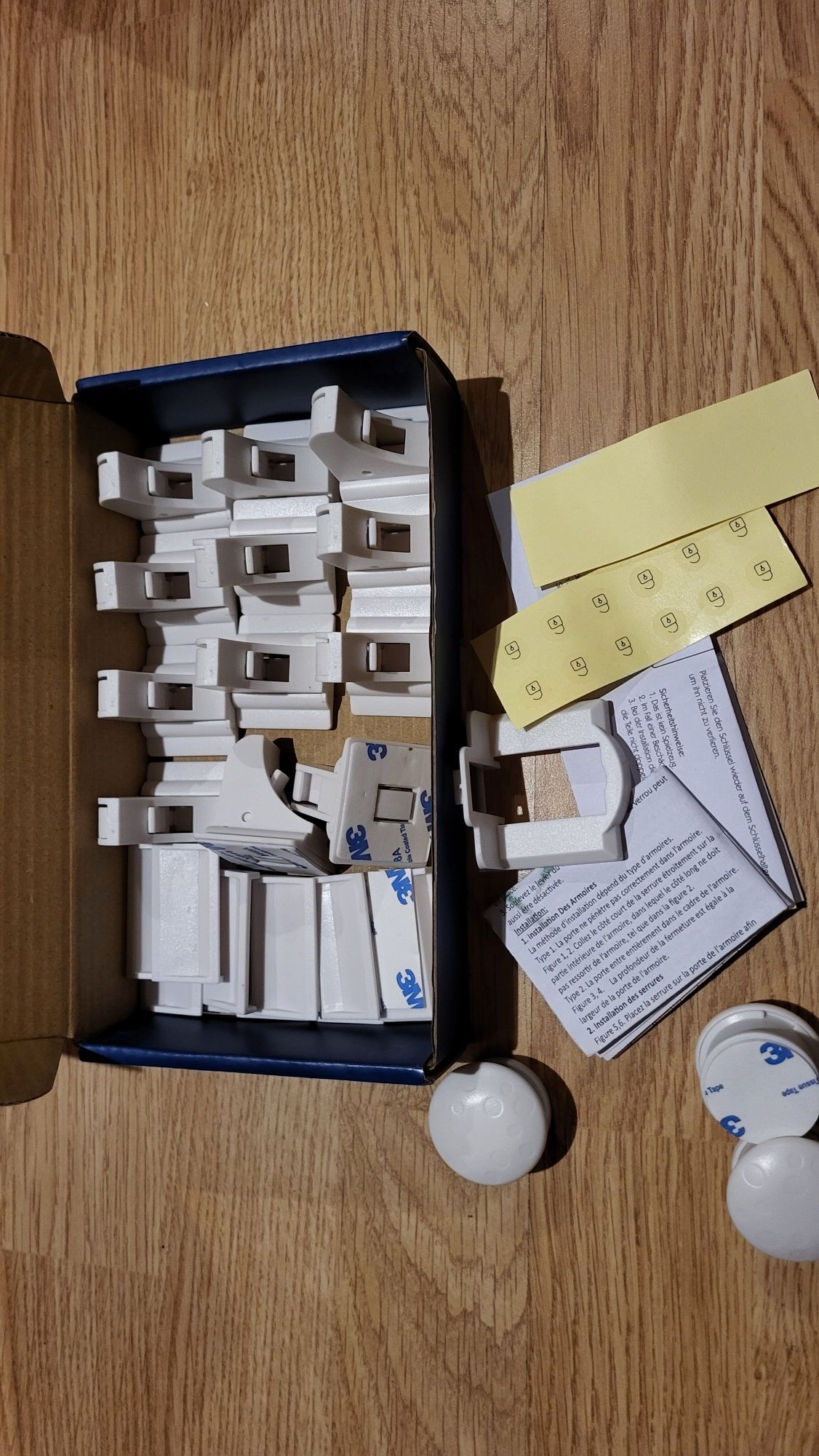 Magnetyczne zabezpieczenia do szafek 12 szt