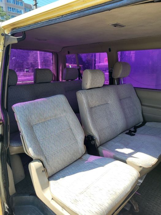 Продам автомобіль Volkswagen Caravella