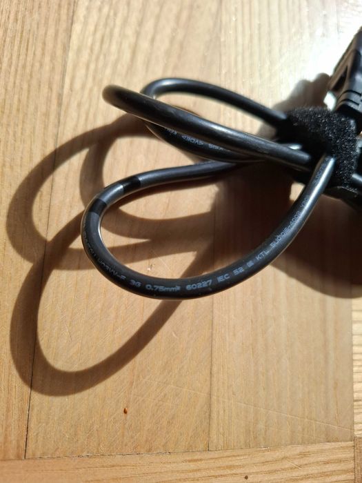 Kabel zasilający laptop koniczynka