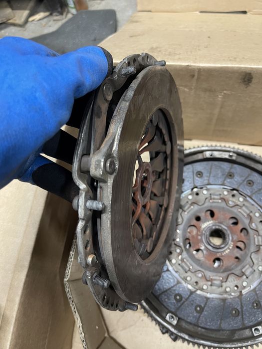 Демпфер комплект зчеплення volkswagen golf5 1.9 TDI