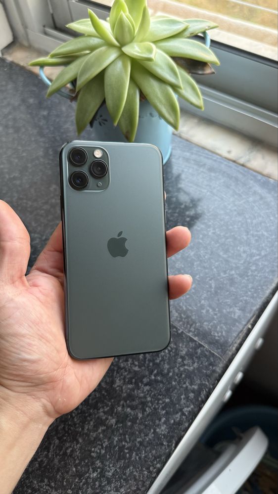 Vendo iPhone 11 Pro em excelente estado!