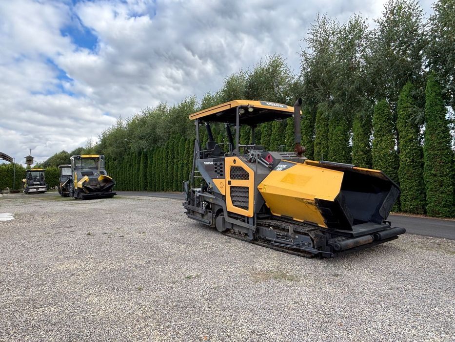Volvo P7820C ABG Rozściełacz Asfaltu na gąsienicach 2017rok układarka 2,5-5m Niwelacja, stan bdb import  rozściełacz układarka asfaltu VOLVO P7820C ABG 2017r gąsienicowy niwel