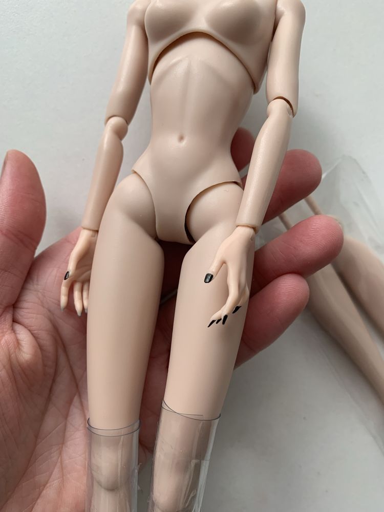 Змінне тіло для ляльки