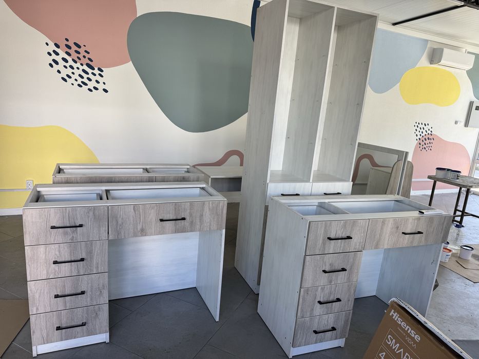 Шкаф дзеркало перукарський офісний