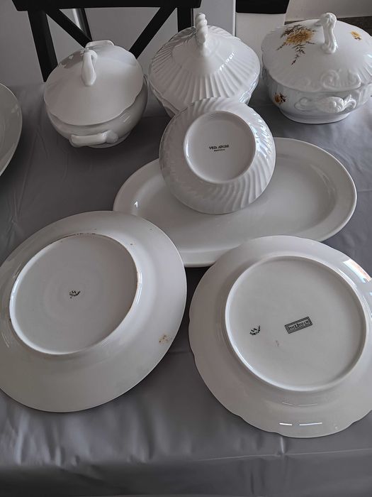 Conjunto Vista Alegre, Pratos, Travessas e Terrinas diversas