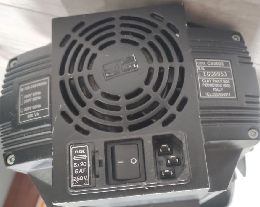 Продам Clay Paky VIP 300 DIA гобо-проектор, студийное освещение