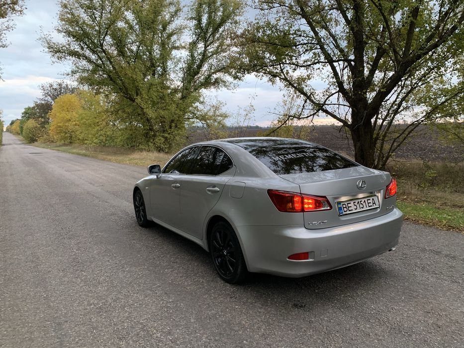 Продам Lexus IS