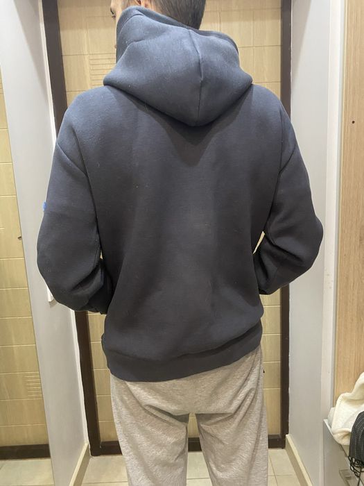 Продам кофту с капюшоном