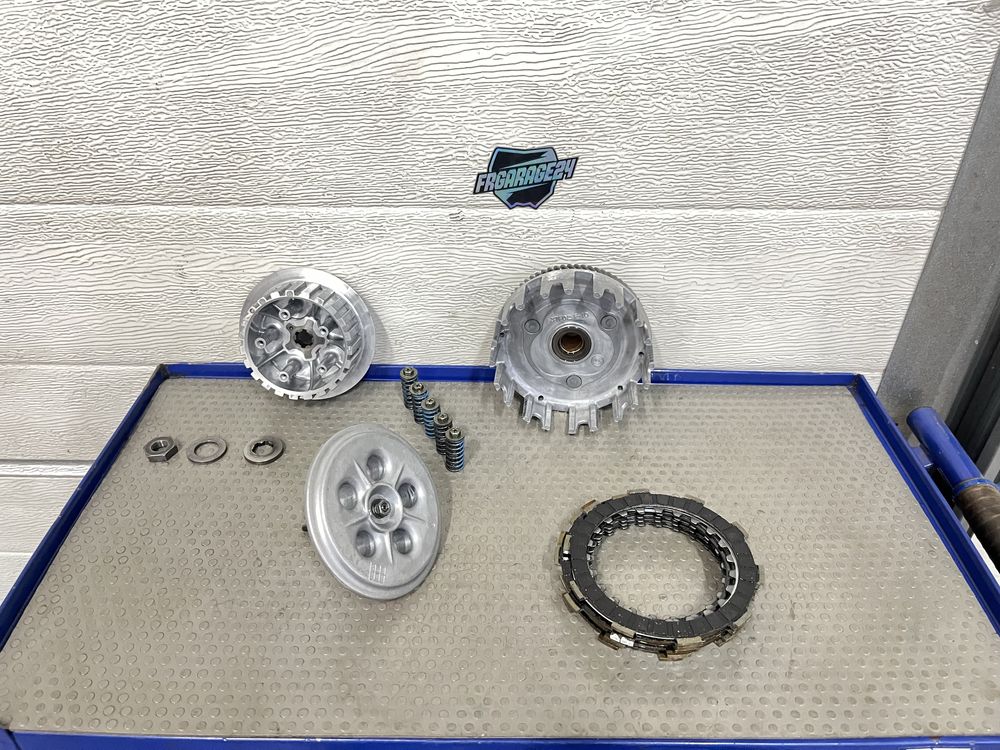 Kosz sprzęgłowy tarcze sprzęgło docisk piasta yamaha dt 125 tdr
