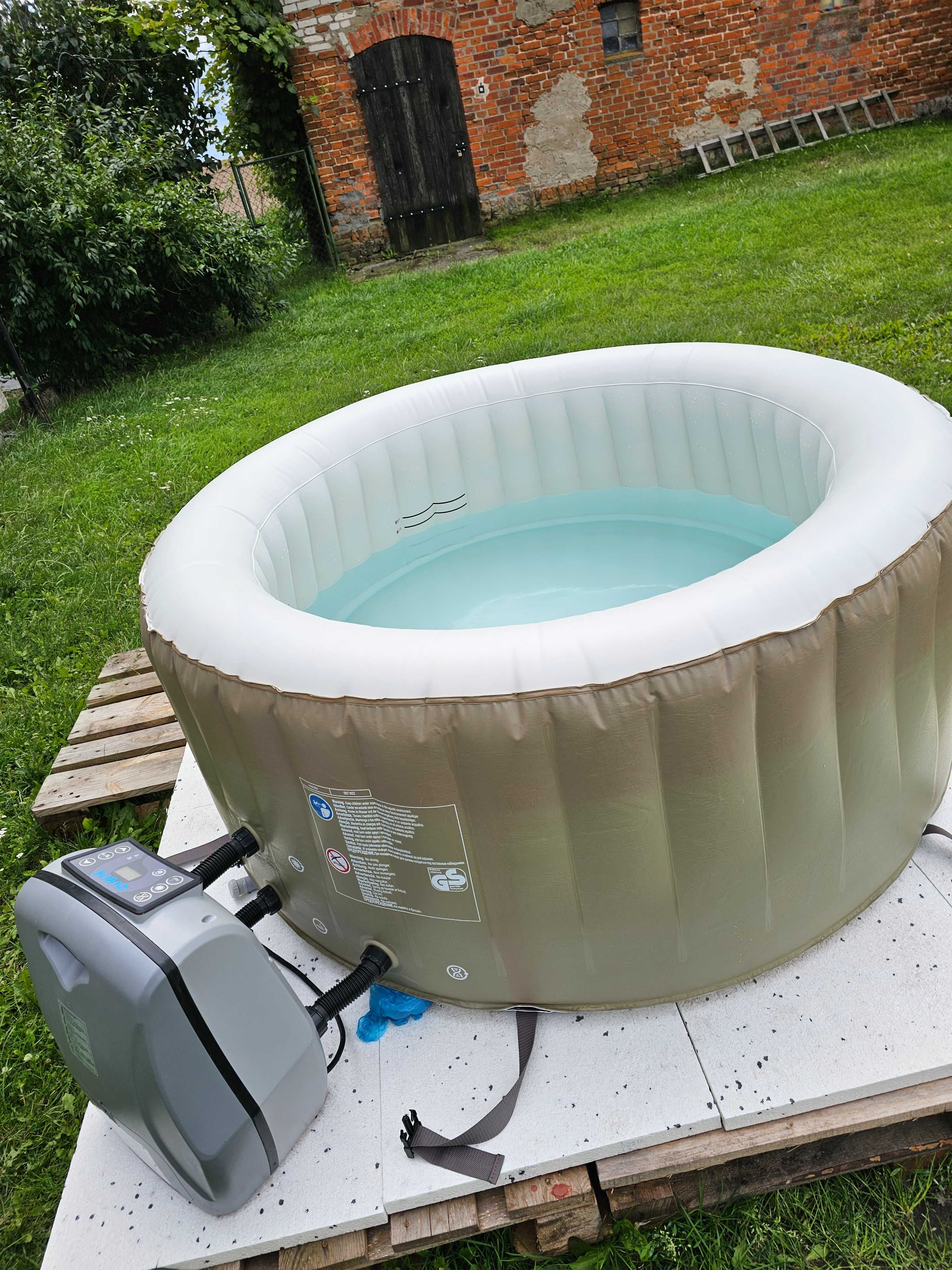 Jacuzzi Avenli Basen z hydromasażem Bali 165cm pokrywa pompa spa ogrod