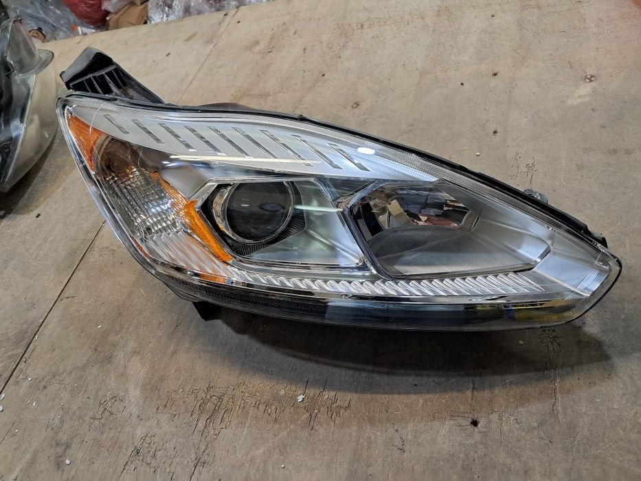 Фара права форд С-мах 2 рест США, fird C-max 2 USA