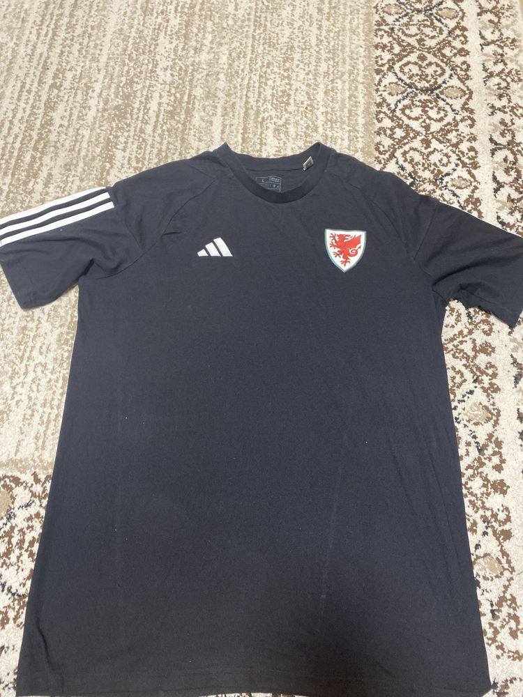 Продам фудболку оригінальну Adidas