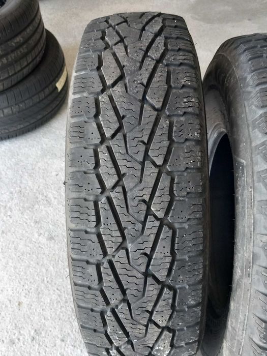 2 Pneus 235/85R16 Uniroyal 4x4