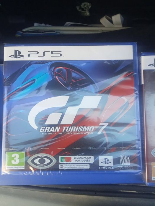 Vendo PS5 nova com 3 jogos