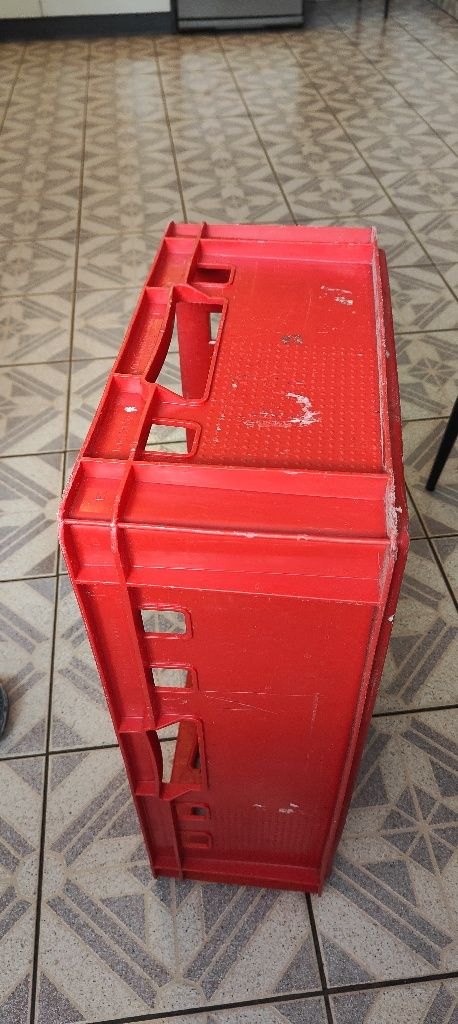 Skrzynki plastikowe*euro2*czerwone pojemniki*mięso-pieczywo*