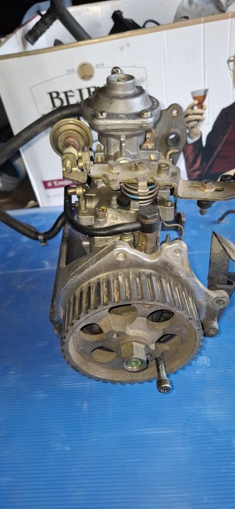 Bomba injetora bosch com injetores  Peugeot 306td