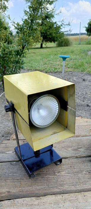 Lampy reflektory WZOśw typ b-3048 PRL Retro art deco vintage.
