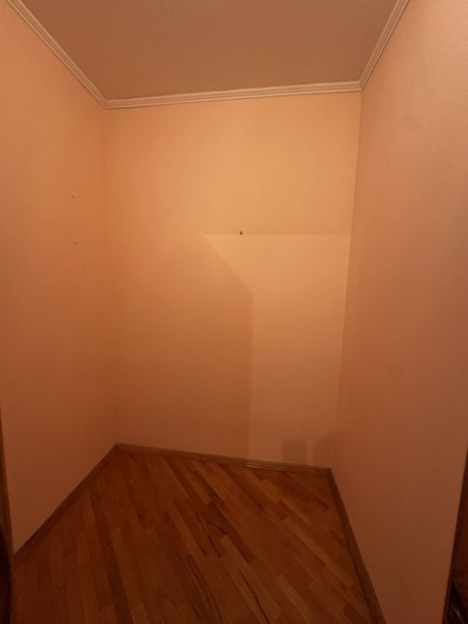 Продам 2 кімнатну в центрі вулиця Тичини