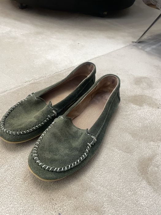 Макасіни зеленого кольору