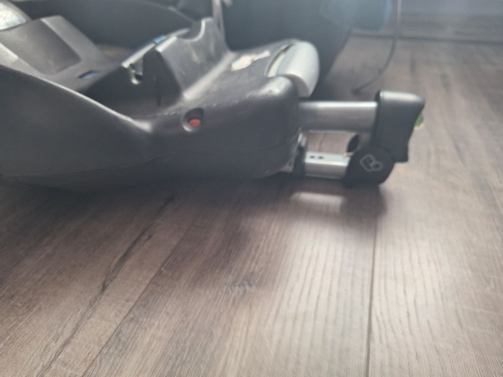 Nosidełko Maxi Cosi z bazą na isofix