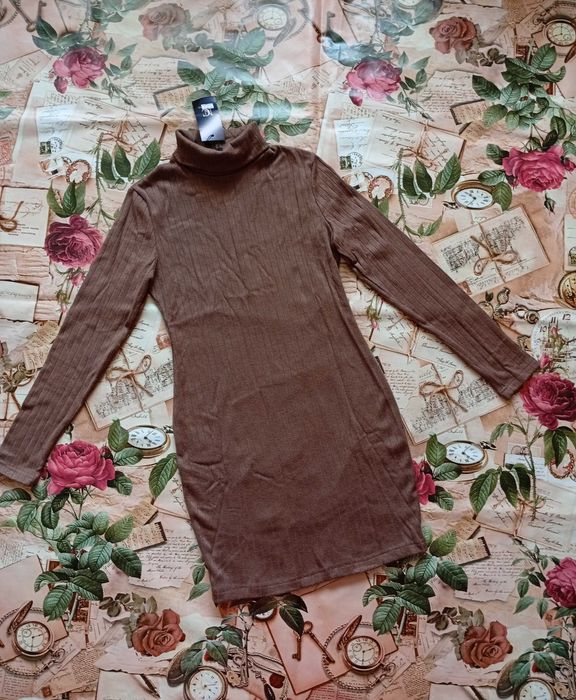 Сукня - гольф в коричневому кольорі