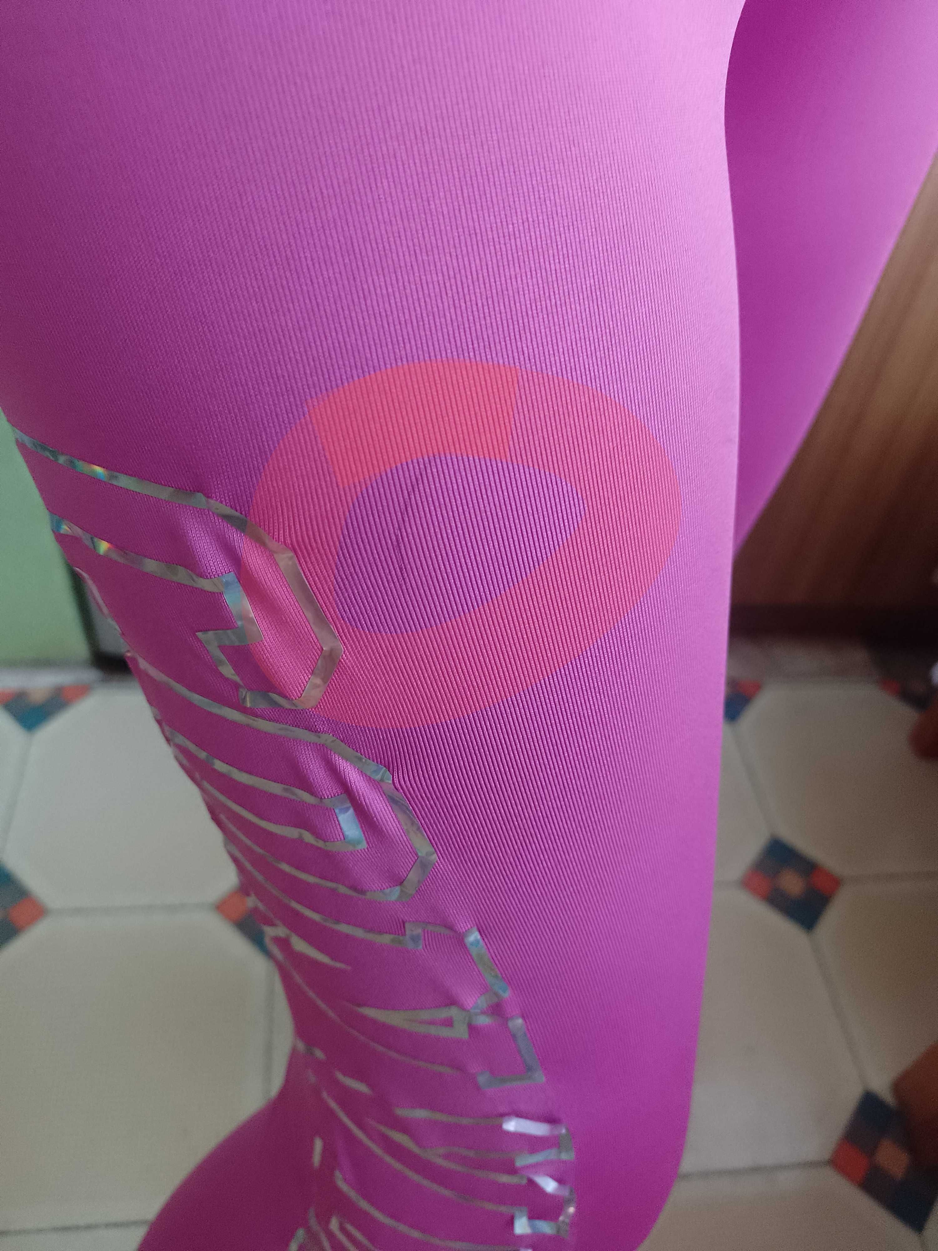 (XL) Converse/ Różowe, bogato zdobione legginsy fitness, getry