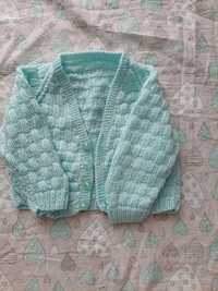 Miętowy sweter zapinany na guziki rozmiar 74-86