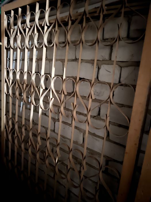 Решітка металева кронштейн фасадний Жалюзі горизонтальні