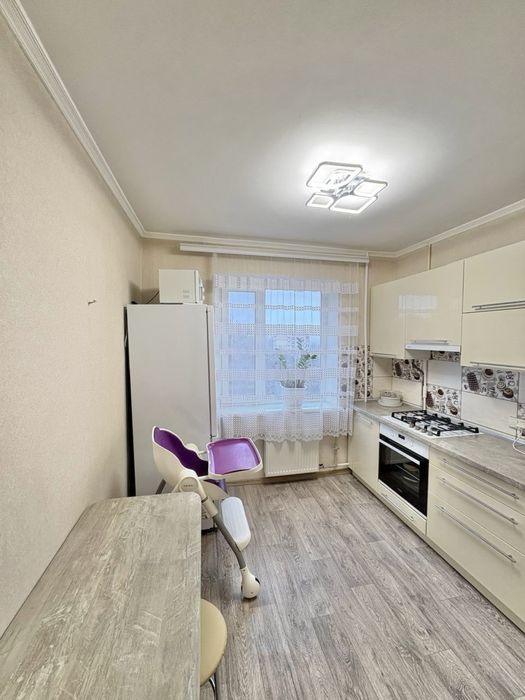 Продам КРУТЕЗНУ 2-кімнатну квартиру