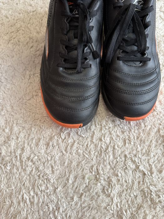 Buty do piłki nożnej firmy Joma