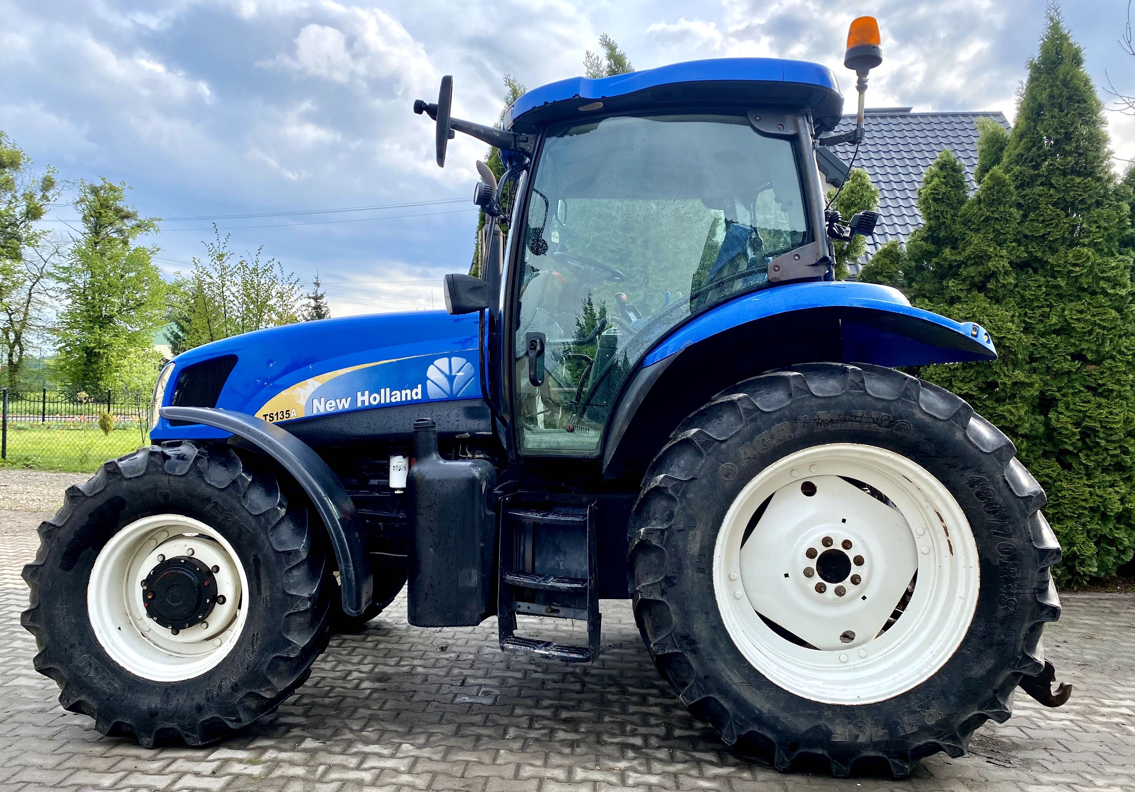 New Holland TS135A/T6050