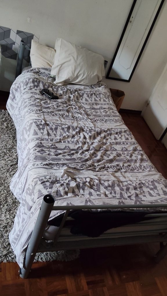 Conjunto quarto de meninos.
