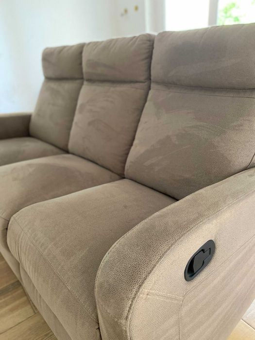 Sofá reclinável 3 lugares em excelente estado, conforto e qualidade.