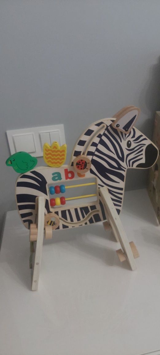 Drewniana zabawka zebra edukacyjna